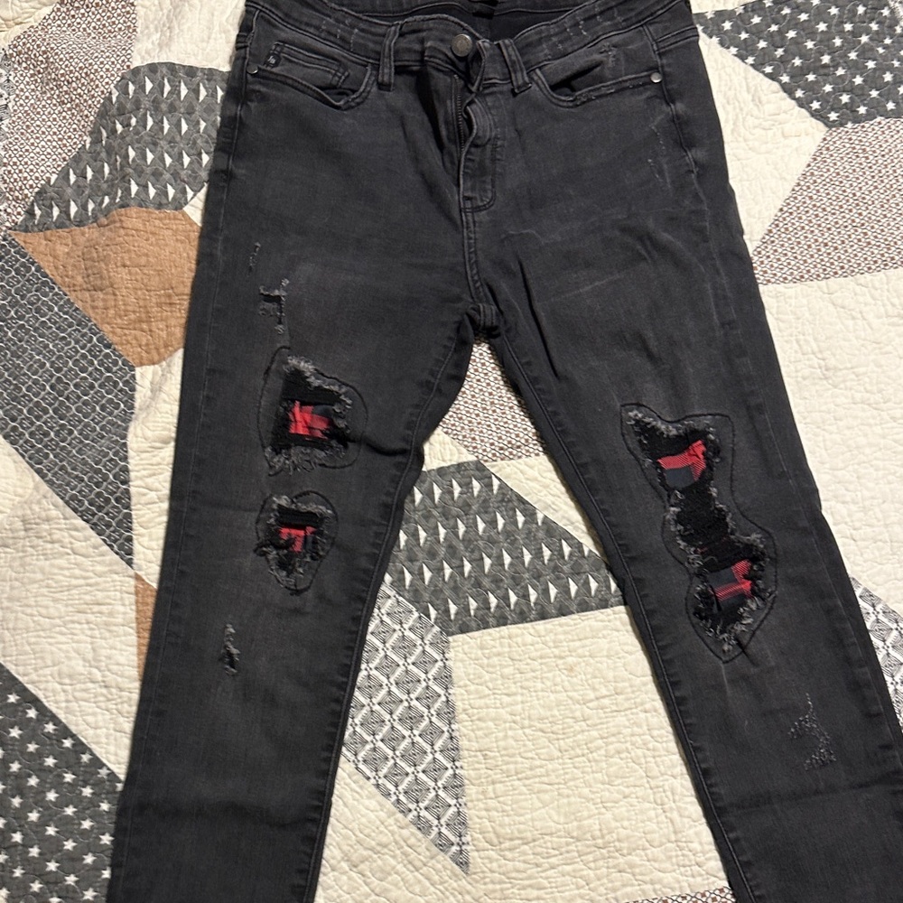 Stylish Black Distressed Women Jeans